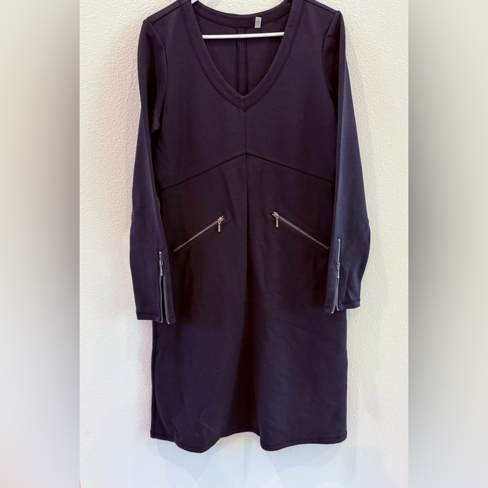 Athleta Black Long Sleeve Dress-elegant in any setting!